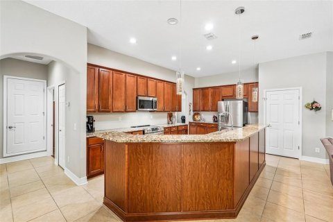 House in Parrish, Florida 4 bedrooms, 254.55 sq.m. № 2110202 - photo 13