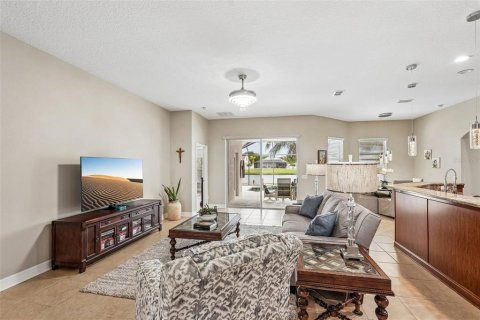 House in Parrish, Florida 4 bedrooms, 254.55 sq.m. № 2110202 - photo 4