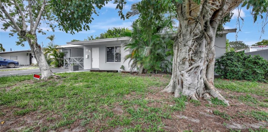 Casa en Pembroke Pines, Florida 3 dormitorios, 94.02 m2 № 1877572