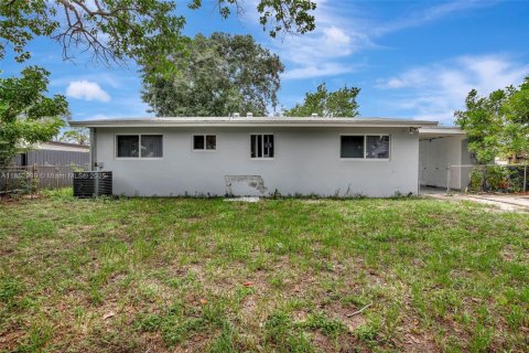 Casa en venta en Pembroke Pines, Florida, 3 dormitorios, 94.02 m2 № 1877572 - foto 27