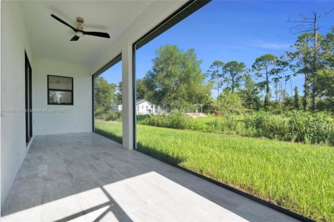 House in Lehigh Acres, Florida 3 bedrooms № 1845814 - photo 3