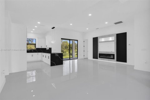 House in Lehigh Acres, Florida 3 bedrooms № 1845814 - photo 27