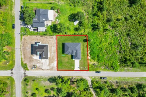 House in Lehigh Acres, Florida 3 bedrooms № 1845814 - photo 6