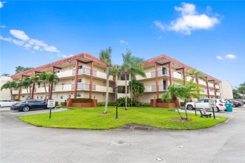 Condominio en venta en Pembroke Pines, Florida, 2 dormitorios, 108.7 m2 № 1896873 - foto 27