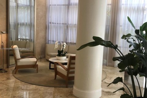 Condominio en venta en Miami, Florida, 2 dormitorios, 89.93 m2 № 1939610 - foto 17