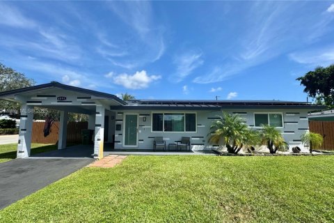 Casa en alquiler en Pembroke Pines, Florida, 3 dormitorios, 112.32 m2 № 1898168 - foto 1