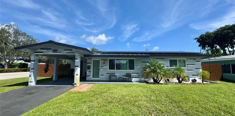 Casa en Pembroke Pines, Florida 3 dormitorios, 112.32 m2 № 1898168