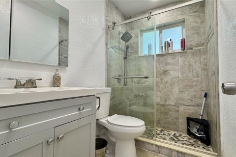 Casa en alquiler en Pembroke Pines, Florida, 3 dormitorios, 112.32 m2 № 1898168 - foto 21