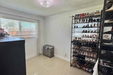 Casa en alquiler en Pembroke Pines, Florida, 3 dormitorios, 112.32 m2 № 1898168 - foto 16