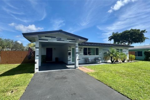 Casa en alquiler en Pembroke Pines, Florida, 3 dormitorios, 112.32 m2 № 1898168 - foto 2