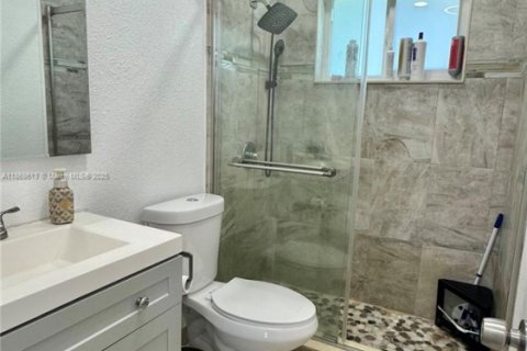 Casa en alquiler en Pembroke Pines, Florida, 3 dormitorios, 112.32 m2 № 1898168 - foto 22