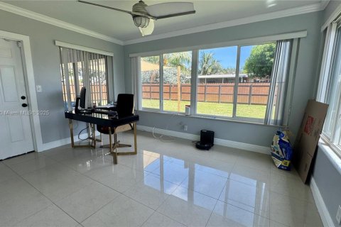 Casa en alquiler en Pembroke Pines, Florida, 3 dormitorios, 112.32 m2 № 1898168 - foto 23