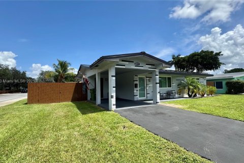 Casa en alquiler en Pembroke Pines, Florida, 3 dormitorios, 112.32 m2 № 1898168 - foto 5