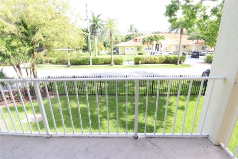 Copropriété à louer à Miami, Floride: 1 chambre, 62.24 m2 № 1950034 - photo 11