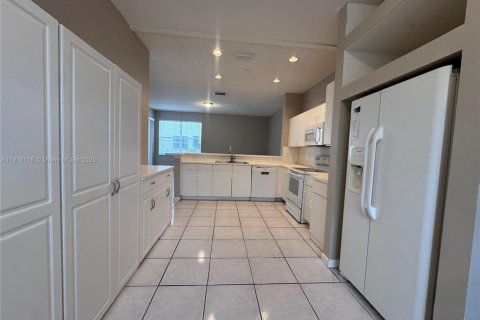 Villa ou maison à vendre à Weston, Floride: 4 chambres, 198.16 m2 № 1972979 - photo 5