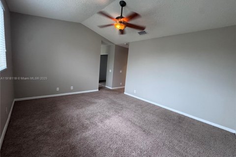 House in Weston, Florida 4 bedrooms, 198.16 sq.m. № 1972979 - photo 19