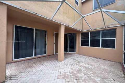 House in Weston, Florida 4 bedrooms, 198.16 sq.m. № 1972979 - photo 27