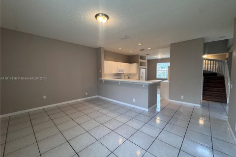 Villa ou maison à vendre à Weston, Floride: 4 chambres, 198.16 m2 № 1972979 - photo 6