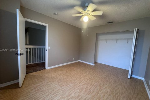 House in Weston, Florida 4 bedrooms, 198.16 sq.m. № 1972979 - photo 12