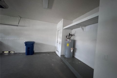 House in Weston, Florida 4 bedrooms, 198.16 sq.m. № 1972979 - photo 30