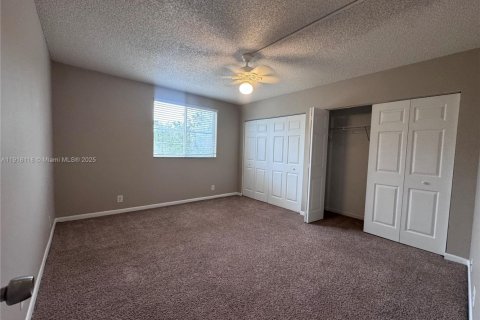 Villa ou maison à vendre à Weston, Floride: 4 chambres, 198.16 m2 № 1972979 - photo 9