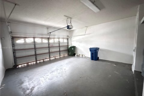 House in Weston, Florida 4 bedrooms, 198.16 sq.m. № 1972979 - photo 29