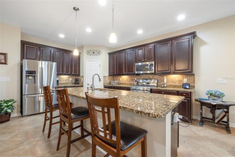House in Fish Hawk, Florida 4 bedrooms, 246.47 sq.m. № 1547277 - photo 6
