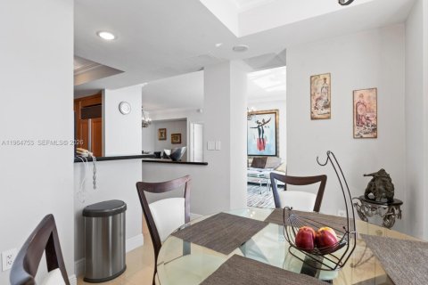 Condominio en alquiler en Sunny Isles Beach, Florida, 3 dormitorios, 205.69 m2 № 2026070 - foto 5