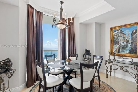 Condominio en alquiler en Sunny Isles Beach, Florida, 3 dormitorios, 205.69 m2 № 2026070 - foto 4