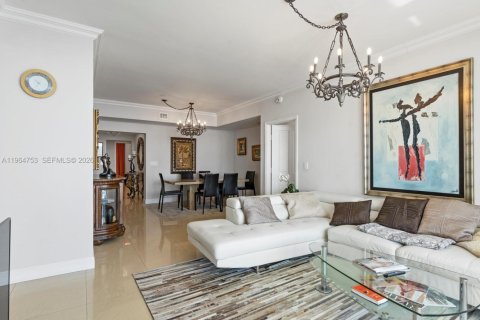 Condominio en alquiler en Sunny Isles Beach, Florida, 3 dormitorios, 205.69 m2 № 2026070 - foto 2