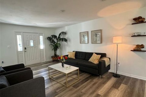 Casa en alquiler en Inglis, Florida, 3 dormitorios, 189.52 m2 № 1553326 - foto 7