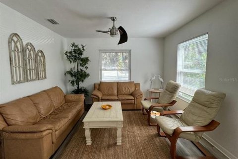 Casa en alquiler en Inglis, Florida, 3 dormitorios, 189.52 m2 № 1553326 - foto 12