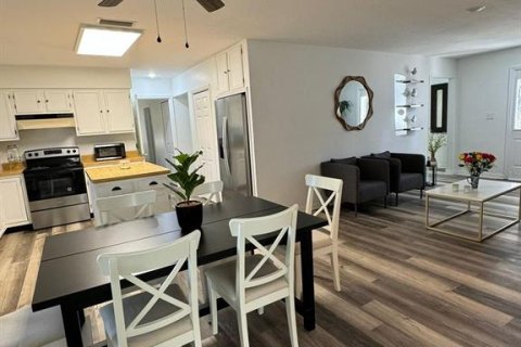 Casa en alquiler en Inglis, Florida, 3 dormitorios, 189.52 m2 № 1553326 - foto 4