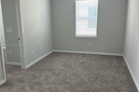 Casa en alquiler en Port St. Lucie, Florida, 5 dormitorios, 243.03 m2 № 1993902 - foto 9