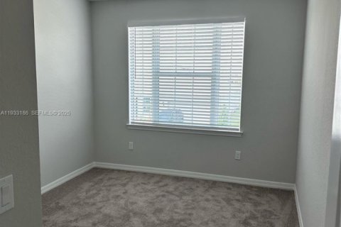 Casa en alquiler en Port St. Lucie, Florida, 5 dormitorios, 243.03 m2 № 1993902 - foto 12