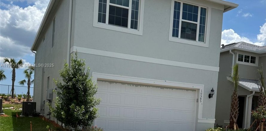 Casa en Port St. Lucie, Florida 5 dormitorios, 243.03 m2 № 1993902