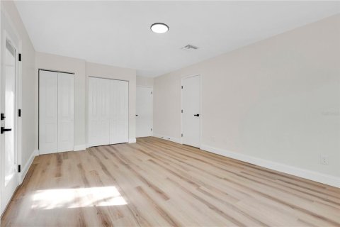 House in Lakeland, Florida 4 bedrooms, 206.8 sq.m. № 2400323 - photo 29