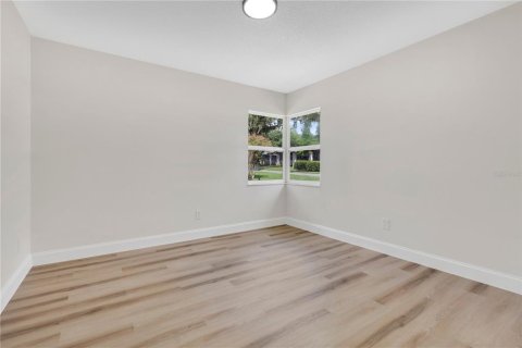 House in Lakeland, Florida 4 bedrooms, 206.8 sq.m. № 2400323 - photo 20