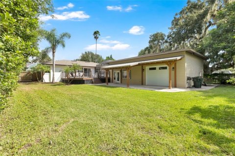 House in Lakeland, Florida 4 bedrooms, 206.8 sq.m. № 2400323 - photo 3