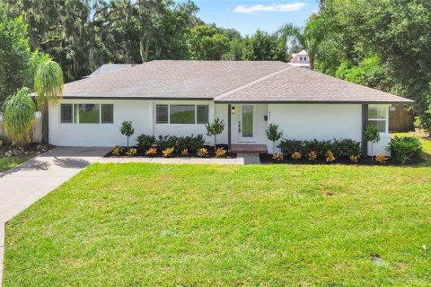 House in Lakeland, Florida 4 bedrooms, 206.8 sq.m. № 2400323