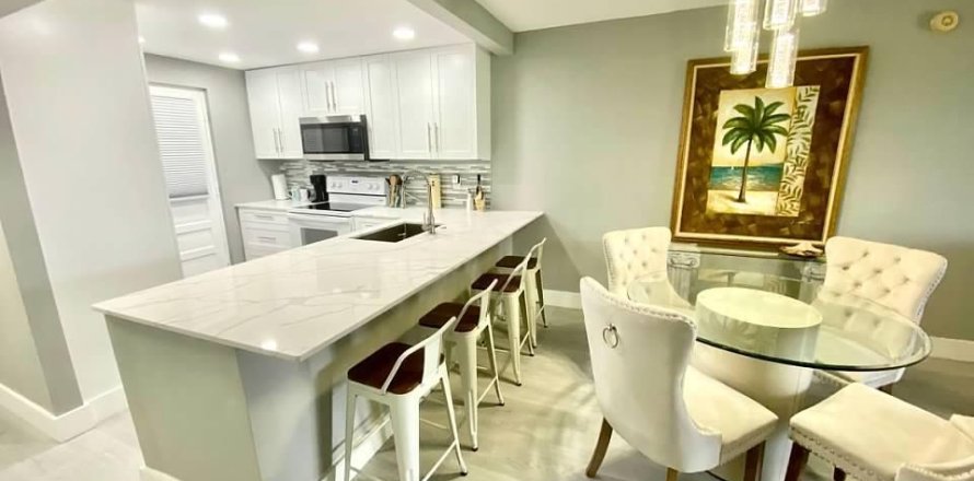 Condominio en Boca Raton, Florida, 2 dormitorios № 2086231