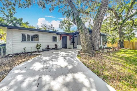 Casa en venta en Tampa, Florida, 4 dormitorios, 144 m2 № 1662073 - foto 2