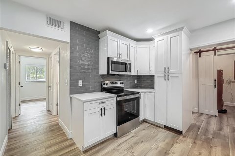 Casa en venta en Tampa, Florida, 4 dormitorios, 144 m2 № 1662073 - foto 24