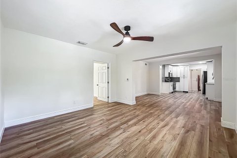 Casa en venta en Tampa, Florida, 4 dormitorios, 144 m2 № 1662073 - foto 21