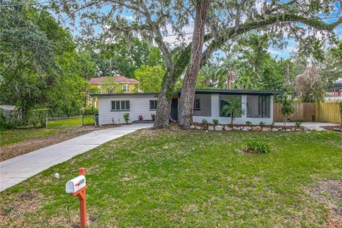 Casa en venta en Tampa, Florida, 4 dormitorios, 144 m2 № 1662073 - foto 9