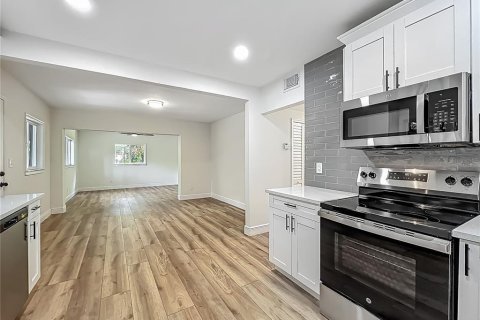 Casa en venta en Tampa, Florida, 4 dormitorios, 144 m2 № 1662073 - foto 26