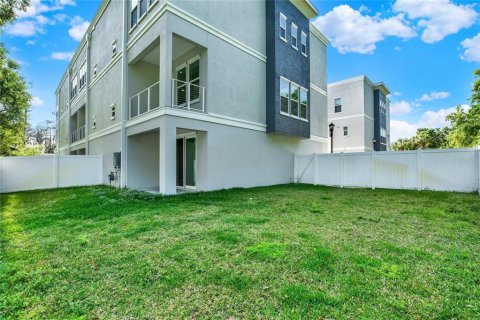 Купить таунхаус в Тампа, Флорида 7 комнат, 273.69м2, № 2117877 - фото 2