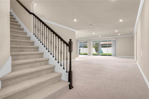 House in Orlando, Florida 6 bedrooms, 385.54 sq.m. № 2298145 - photo 2