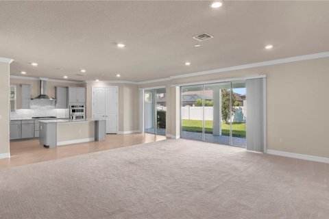 House in Orlando, Florida 6 bedrooms, 385.54 sq.m. № 2298145 - photo 12