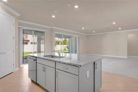 House in Orlando, Florida 6 bedrooms, 385.54 sq.m. № 2298145 - photo 10